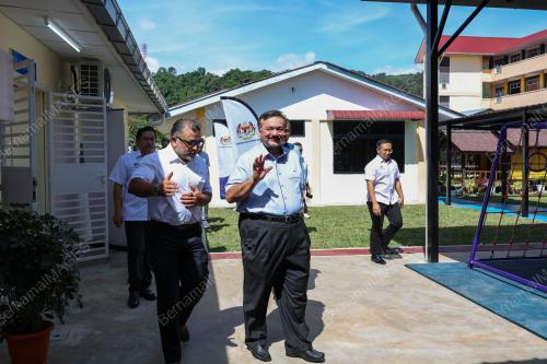 DATUK SERI AMIR HAMZAH AZIZAN