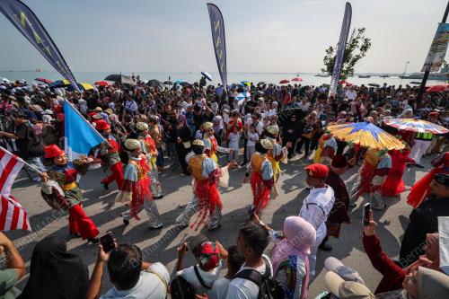 ASEAN NAVIES CITY PARADE