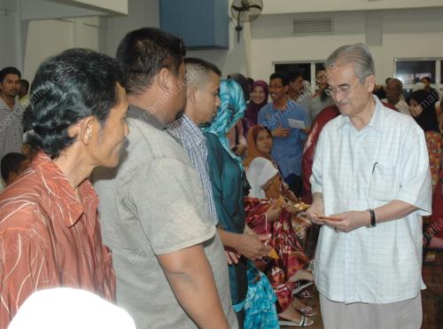 TUN ABDULLAH AHMAD BADAWI