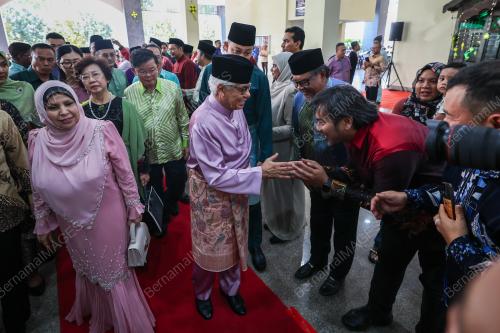 TUN AHMAD FUZI ABDUL RAZAK