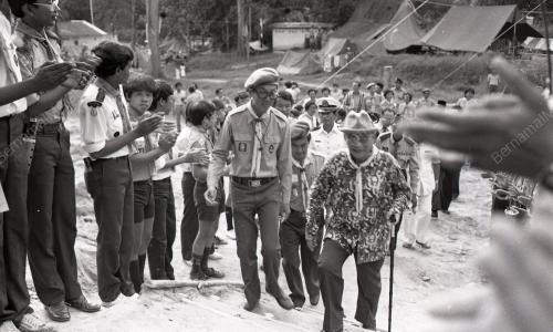 DISEMBER 1982