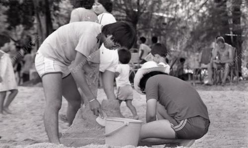 DISEMBER 1982