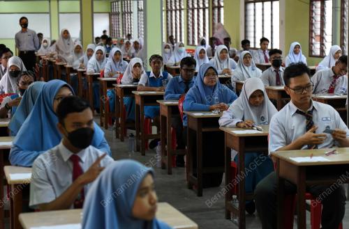 PELAJAR SPM