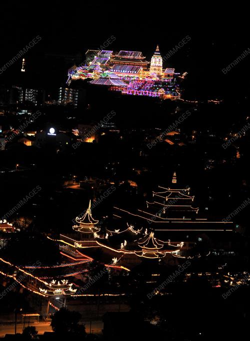 PG09_22012017_LAMPU_TAHUN_BARU