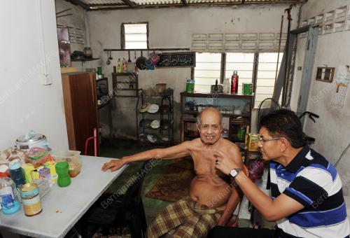 PG09_22042015_WARGA_EMAS