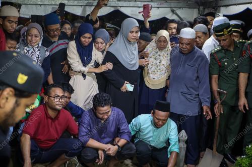 ALLAHYARHAM KOMANDER MUHAMMAD FIRDAUS RAMLI
