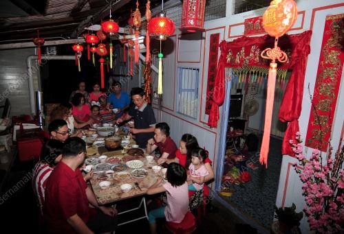 PG09_27012017_MAKAN_MALAM