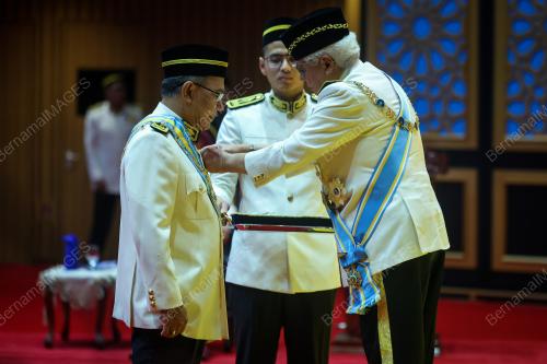 TUN AHMAD FUZI ABDUL RAZAK