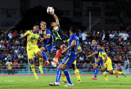 PG09_28022015_AKSI_BOLA