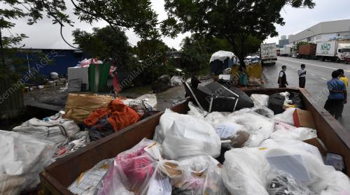 LONGGOKAN SAMPAH