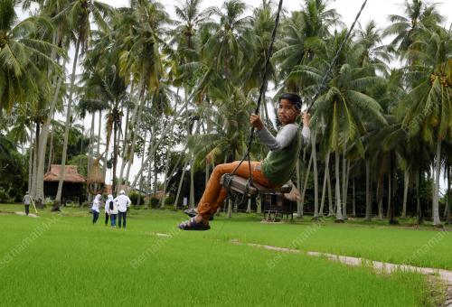 KAMPUNG AGONG
