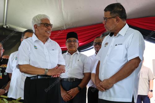 TUN AHMAD FUZI ABDUL RAZAK