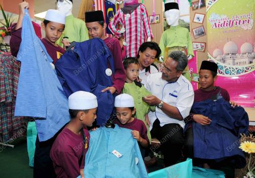 PG10_04082012_BAJU_RAYA