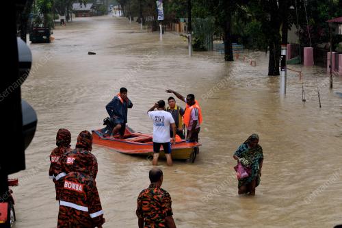 PG10_04112017_BANJIR_KILAT