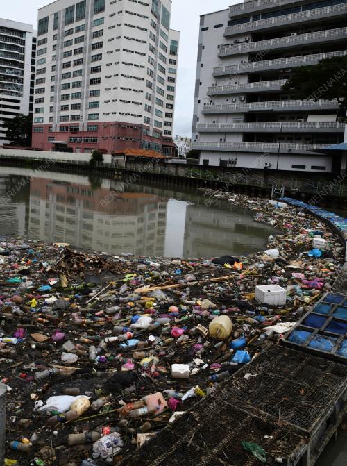 SAMPAH CEMAR SUNGAI