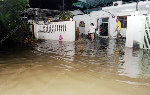PG10_07112016_FARLIM_BANJIR