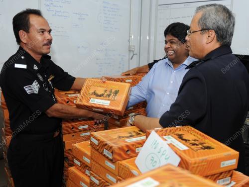 BUAH KURMA