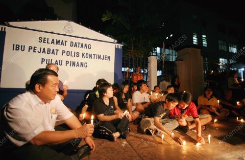 PENAHANAN WARTAWAN
