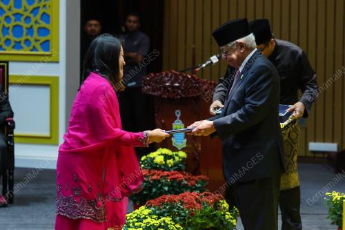 TUN AHMAD FUZI ABDUL RAZAK