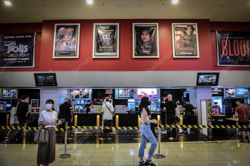 PEMBUKAAN SEMULA PANGGUNG WAYANG