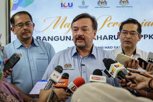 DATUK SERI AMIR HAMZAH AZIZAN