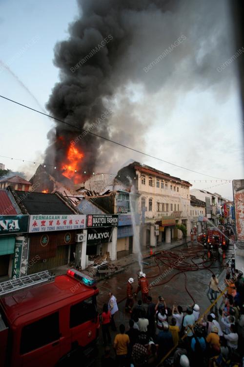 KEBAKARAN DI LEBUH KIMBAL