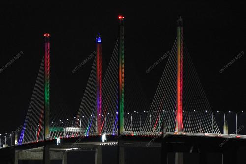JAMBATAN_WARNA