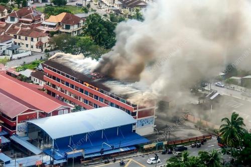 SEKOLAH TERBAKAR