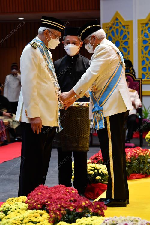 TUN AHMAD FUZI ABDUL RAZAK