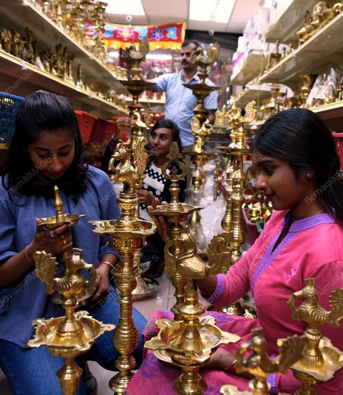 PG10_25102018_LAMPU_DEEPAVALI