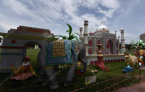 PAMERAN ARCA DUNIA