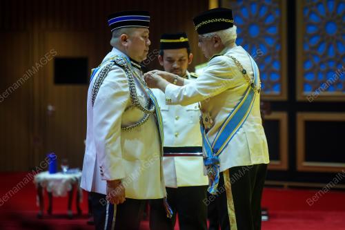TUN AHMAD FUZI ABDUL RAZAK