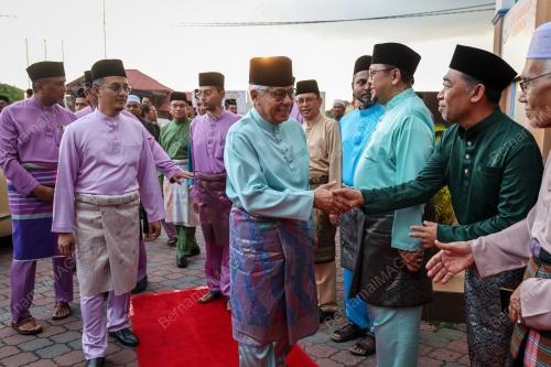 TUN AHMAD FUZI ABDUL RAZAK