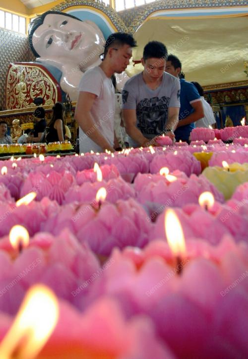 HARI WESAK