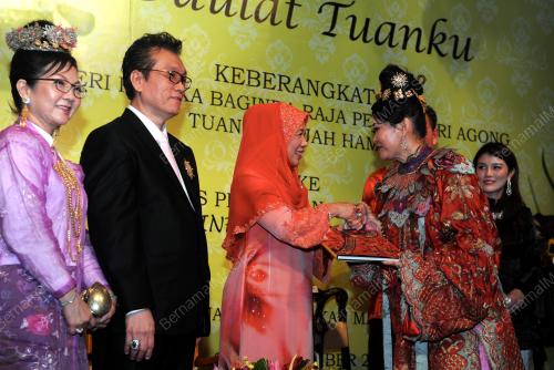 PG10_30092015_PERMAISURI_BUKU