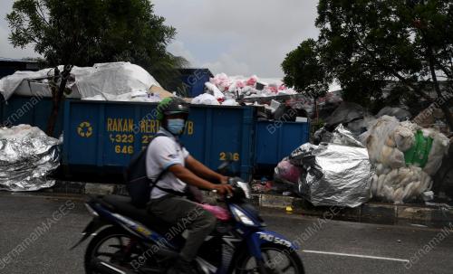 LONGGOKAN SAMPAH