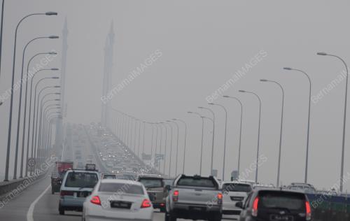 PG11_06102015_JAMBATAN_KABUR