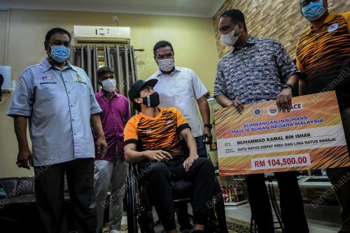 DATUK SERI REEZAL MERICAN NAINA MERICAN