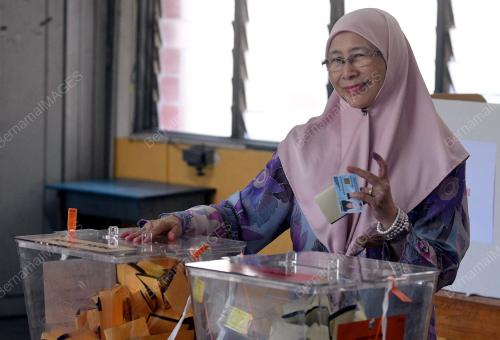 PG11_09052018_WAN_AZIZAH