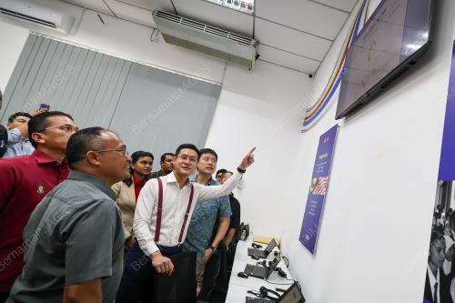 ZAIRIL KHIR JOHARI