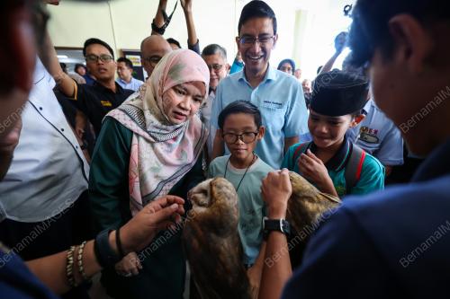 FADHLINA SIDEK