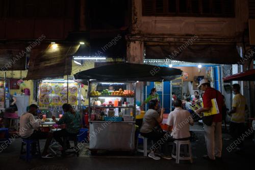 STREET FOOD LEBUH CARNAVON