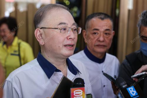 DATUK SERI IR DR WEE KA SIONG