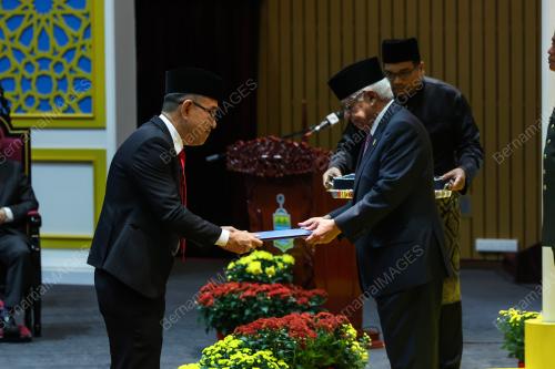TUN AHMAD FUZI ABDUL RAZAK
