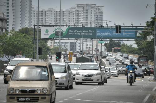 ALIRAN TRAFIK SESAK