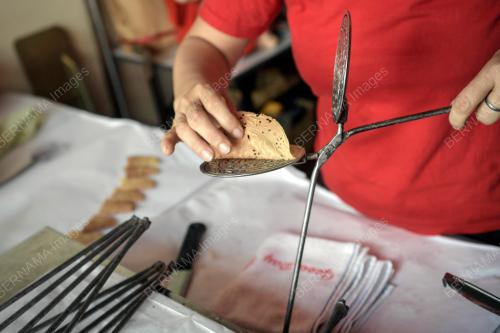 KUIH KAPIT