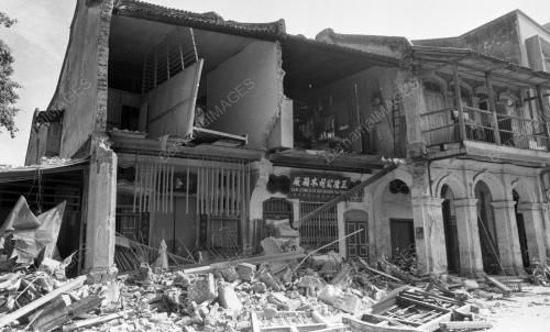 PG11_22062015_RUMAH_RUNTUH