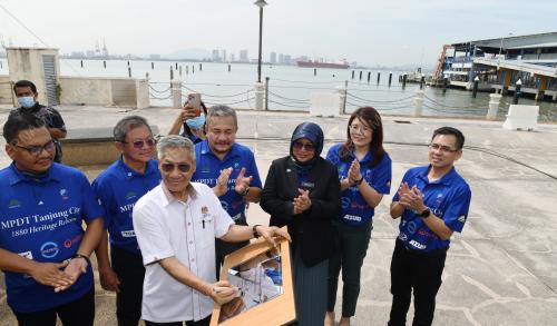 DATUK MANSOR OTHMAN