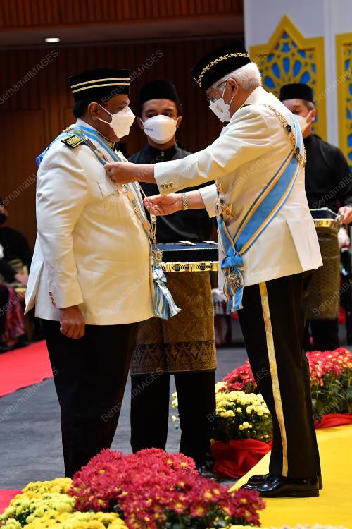 TUN AHMAD FUZI ABDUL RAZAK
