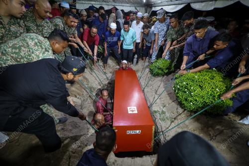 ALLAHYARHAM KOMANDER MUHAMMAD FIRDAUS RAMLI